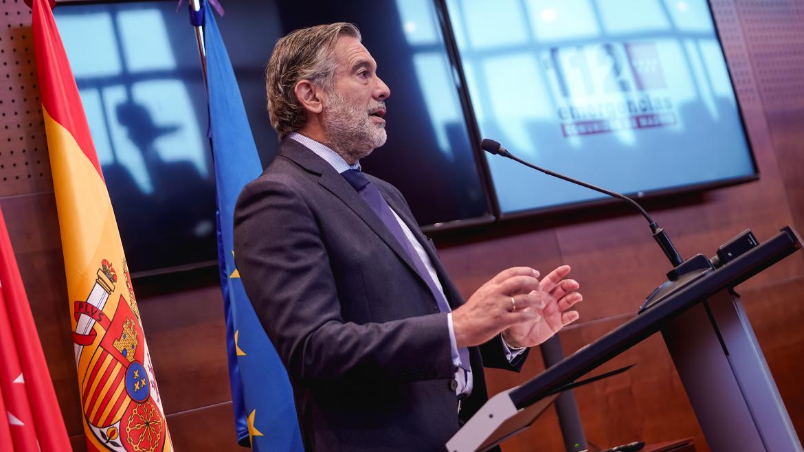 El consejero Enrique López durante su comparecencia