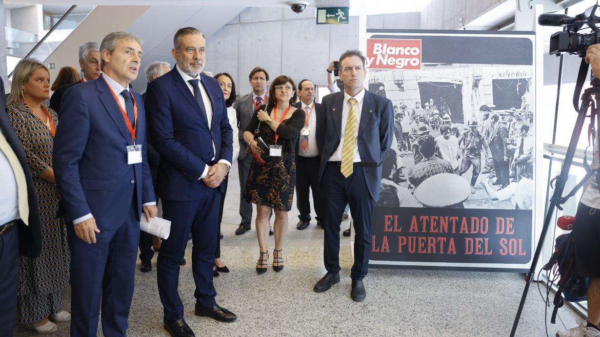 La Comunidad de Madrid sitúa a las víctimas del terrorismo como primer referente moral para la defensa de la libertad y el Estado de Derecho El consejero Enrique López a su llegada a la inauguración del acto