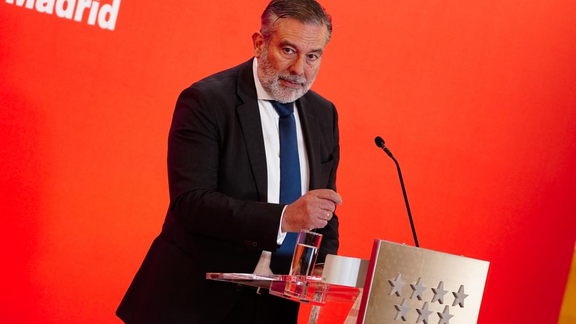 El consejero durante la rueda de prensa
