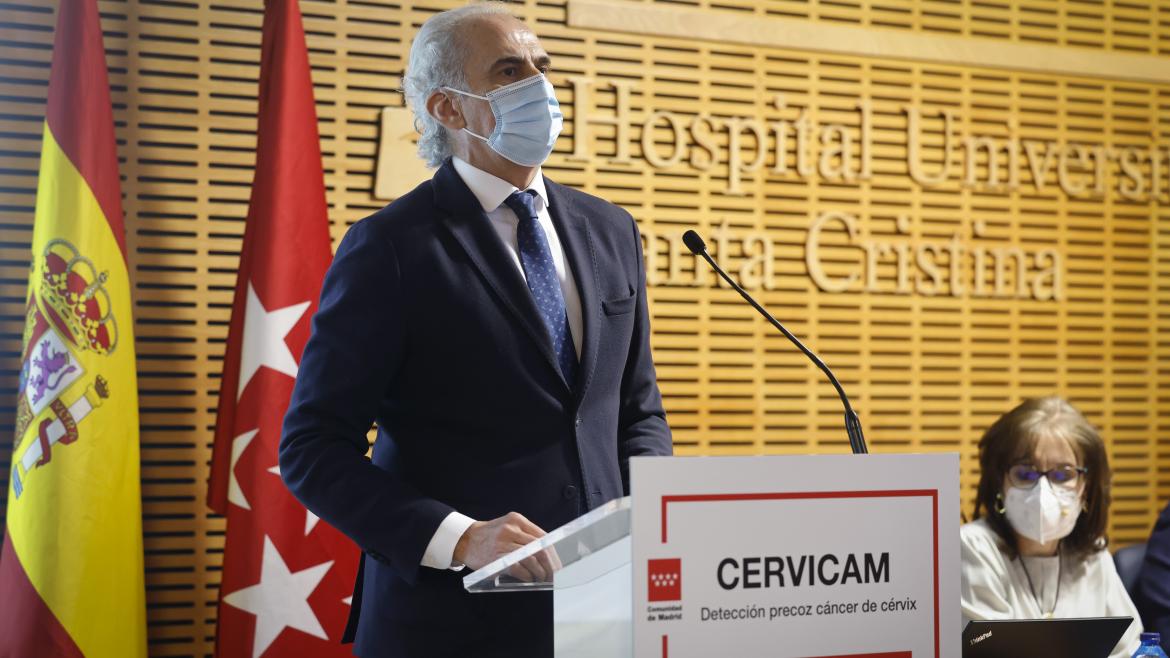 El consejero Enrique Escudero durante la presentación de CERVICAM