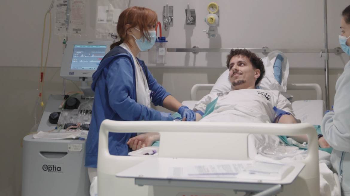 Un paciente recibe una donación de médula ósea