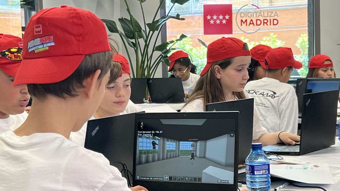 final de MineMad Competition School 2025 Alumnos participantes en la final de MineMad Competition School 2025