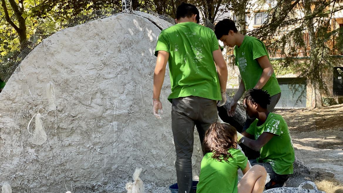 A Comunidade de Madrid abre o período de inscrição para Acampamentos de Voluntariado no estrangeiro