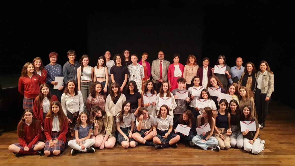 Imagen de cabecera #0 de la página de "La Comunidad de Madrid premia a seis centros educativos por sus trabajos para promover la ópera entre los alumnos"