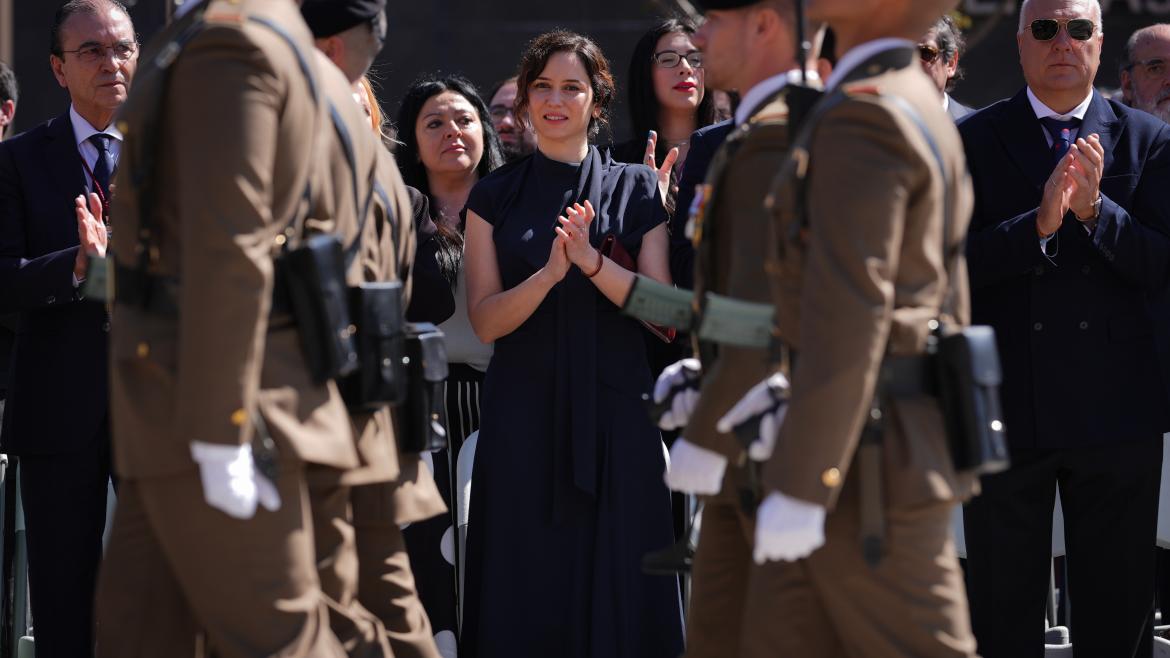 La separación artificial entre el pueblo de Madrid y su Ejército, que es una de las instituciones más queridas, no se había visto nunca