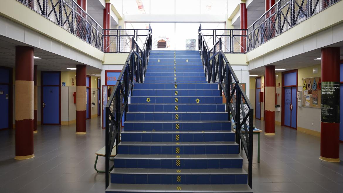 escalera de un instituto