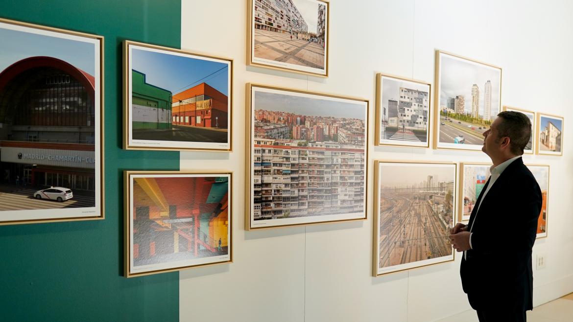 Imagen de cabecera #0 de la página de "La Comunidad de Madrid radiografía su paisaje cotidiano a través de 58 fotografías en la exposición Vistas"