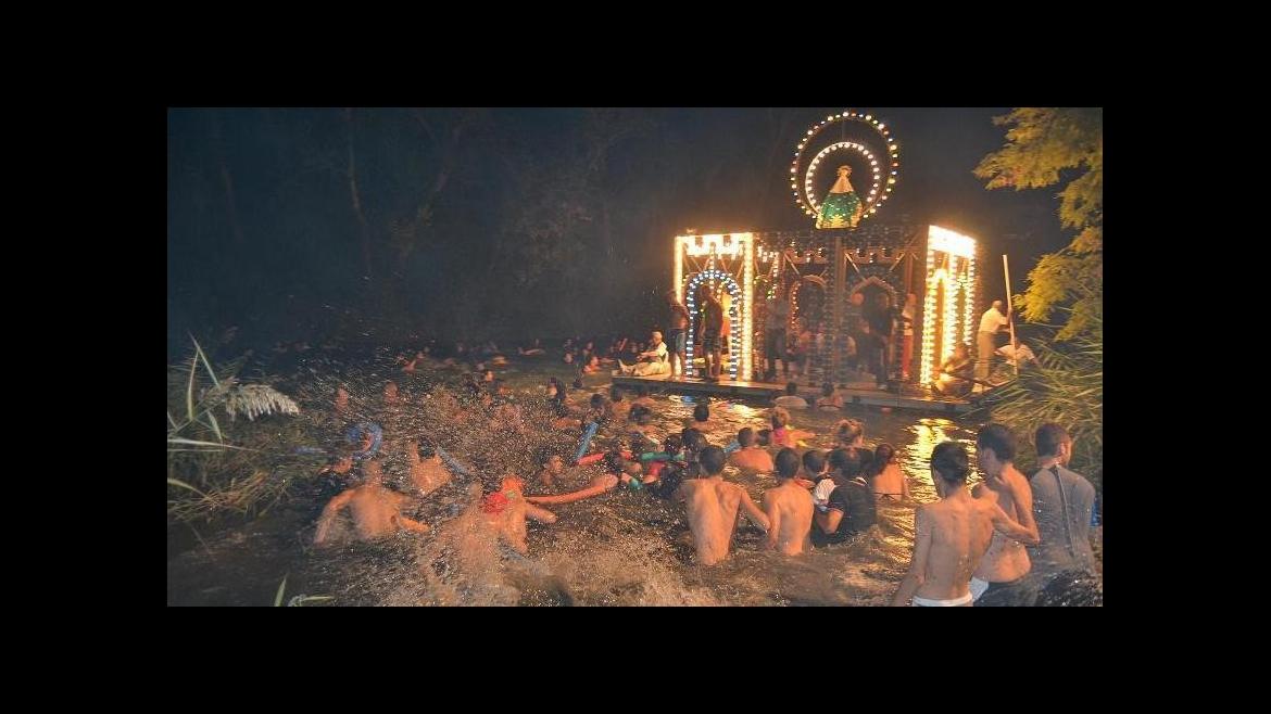 Embarcación de la Virgen de Alarilla de Fuentidueña de Tajo Una imagen de la Embarcación de la Virgen de Alarilla de Fuentidueña de Tajo