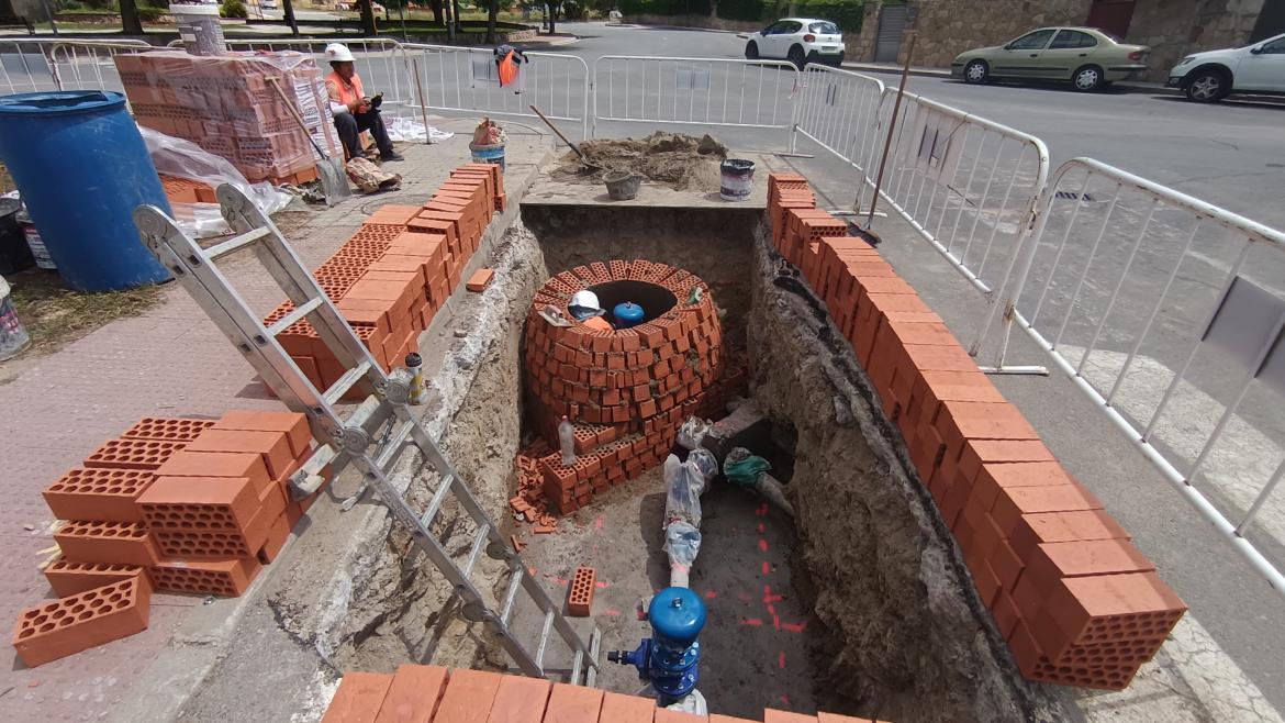 Obras de renovación de tuberías del Canal de Isabel II 