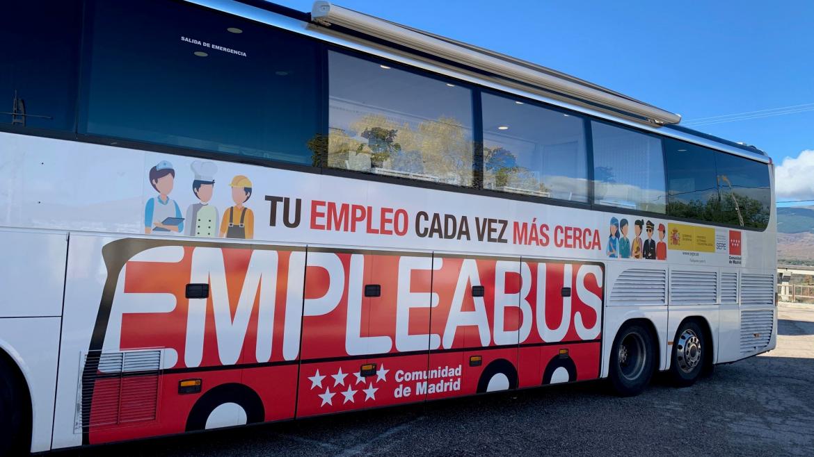 Autobús rotulado 