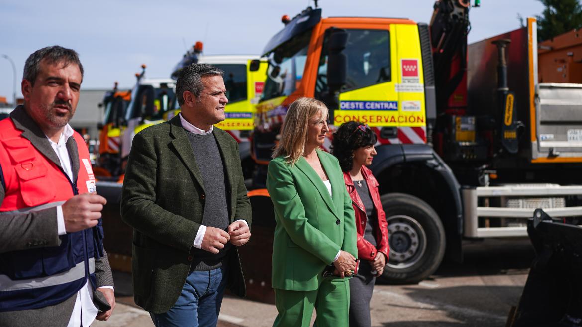 Jorge Rodrigo visita el Centro de Conservación de Carreteras de Brunete
