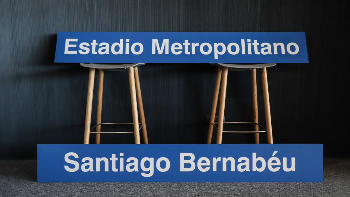Lamas de las estaciones de Metro de Santiago Bernabéu y Estadio Metropolitano 