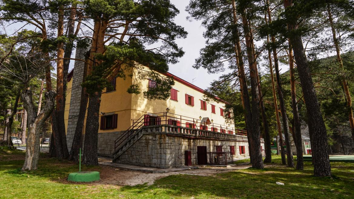 Fachada albergue