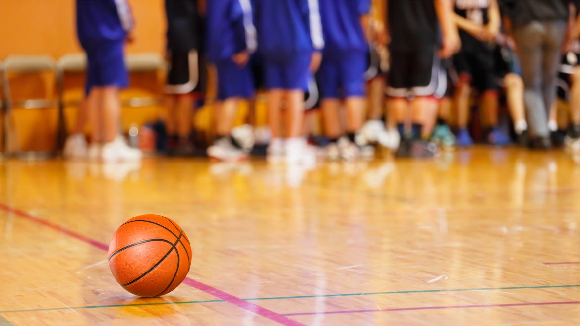 Niños baloncesto