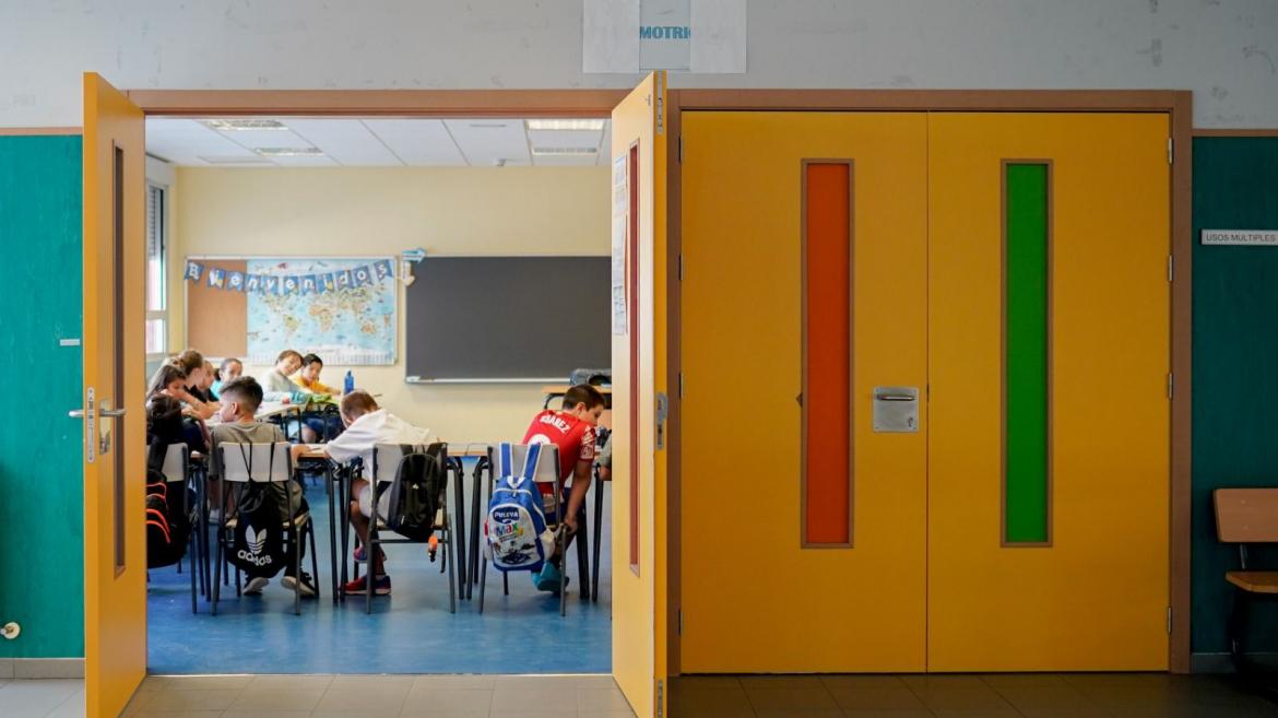 Clase de un colegio con alumnos