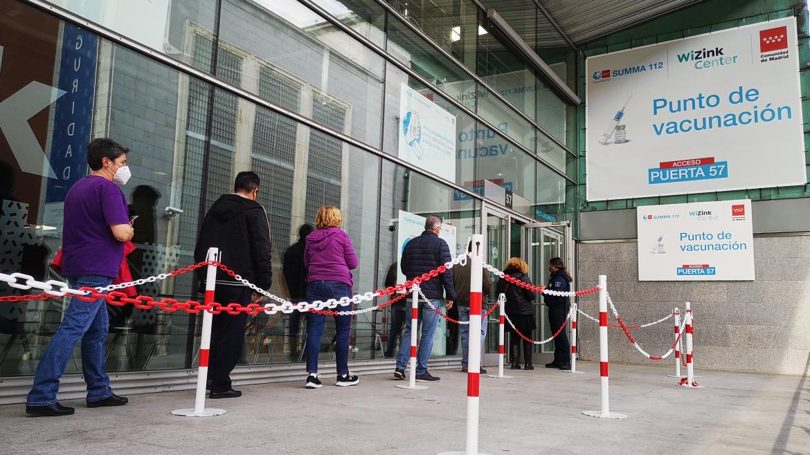 La Comunidad de Madrid vacuna sin cita en el Hospital Isabel Zendal y
