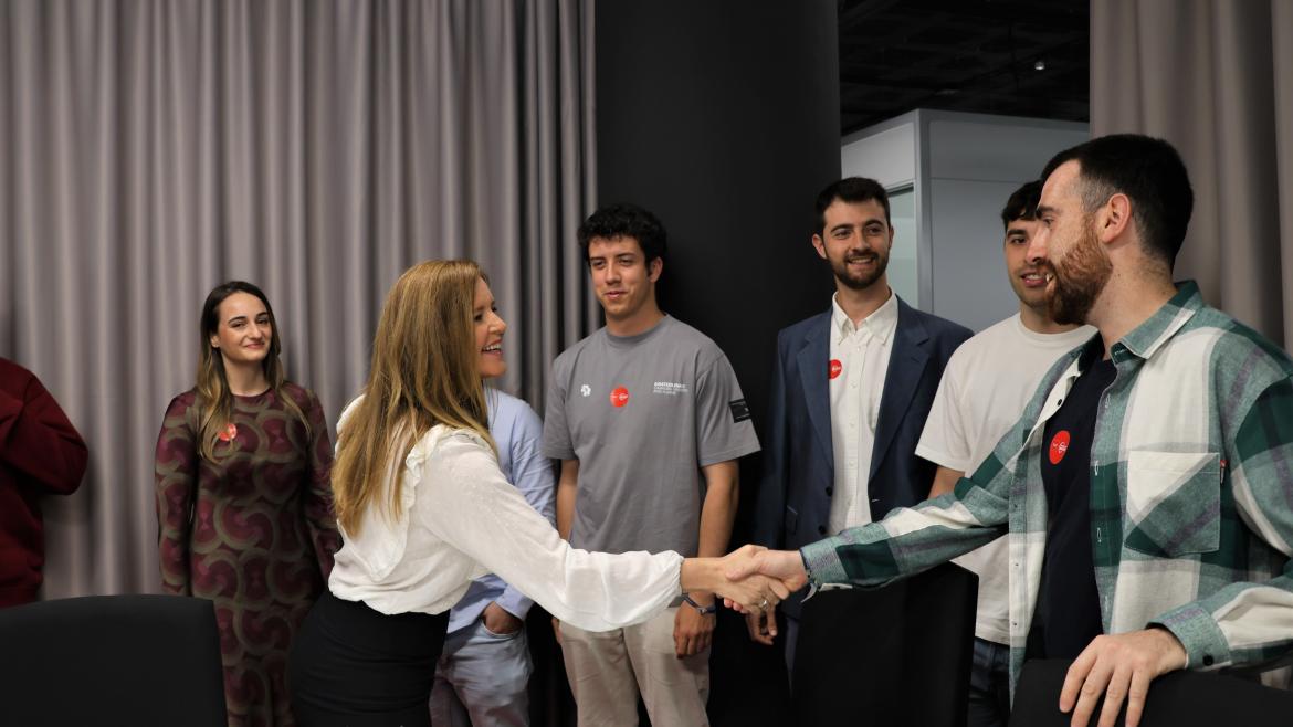 La consejera Ana Dávila durante la entrega de los Premios Emprendimiento Joven Carné Joven