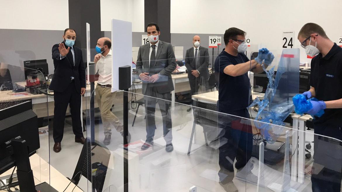 Ignacio Aguado durante su visita a la Oficina del Empleador