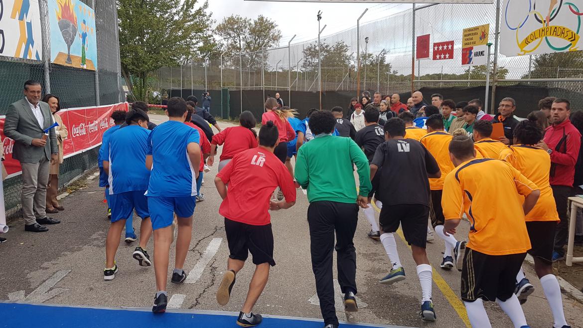 La Comunidad de Madrid celebra la VIII Olimpiada entre Centros de Menores Infractores Enrique López da la salida a la carrera de la VIII Olimpiada entre Centros de Menores Infractores