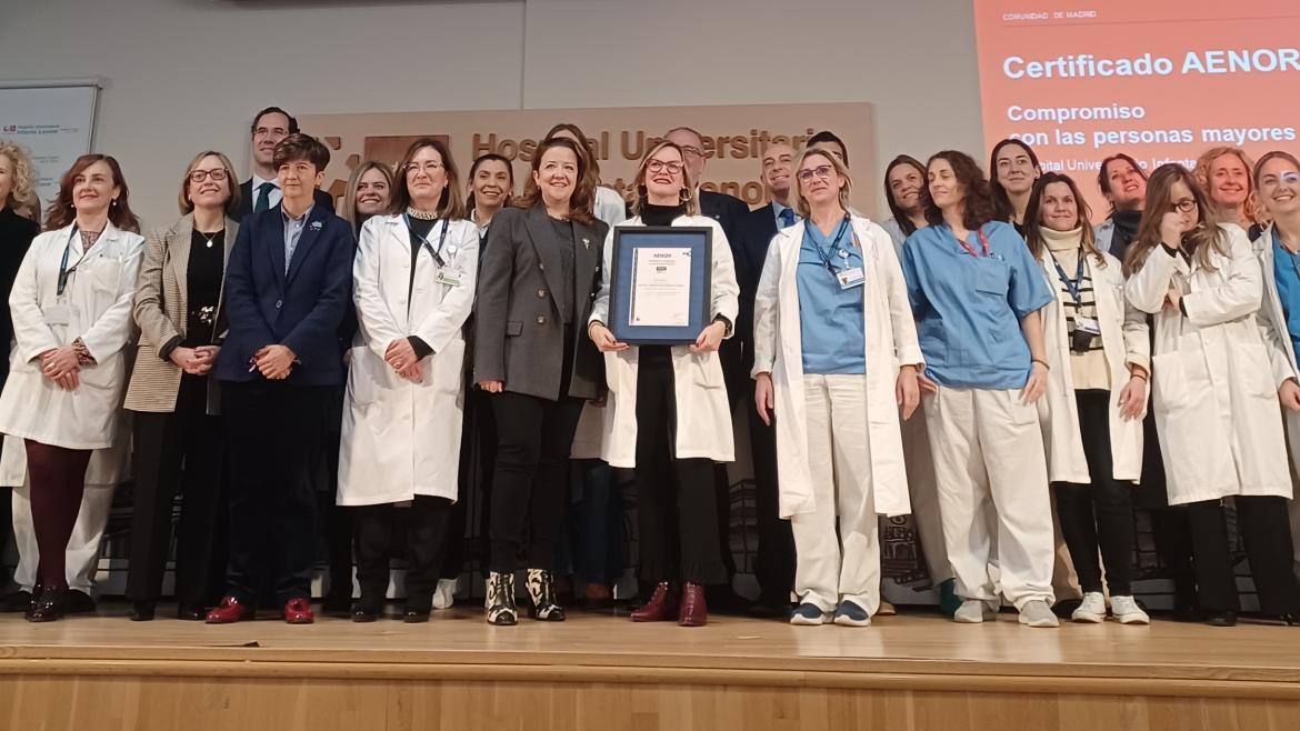 La consejera Fátima Matute durante la entrega de la certificación AENOR al Hospital público Infanta Leonor