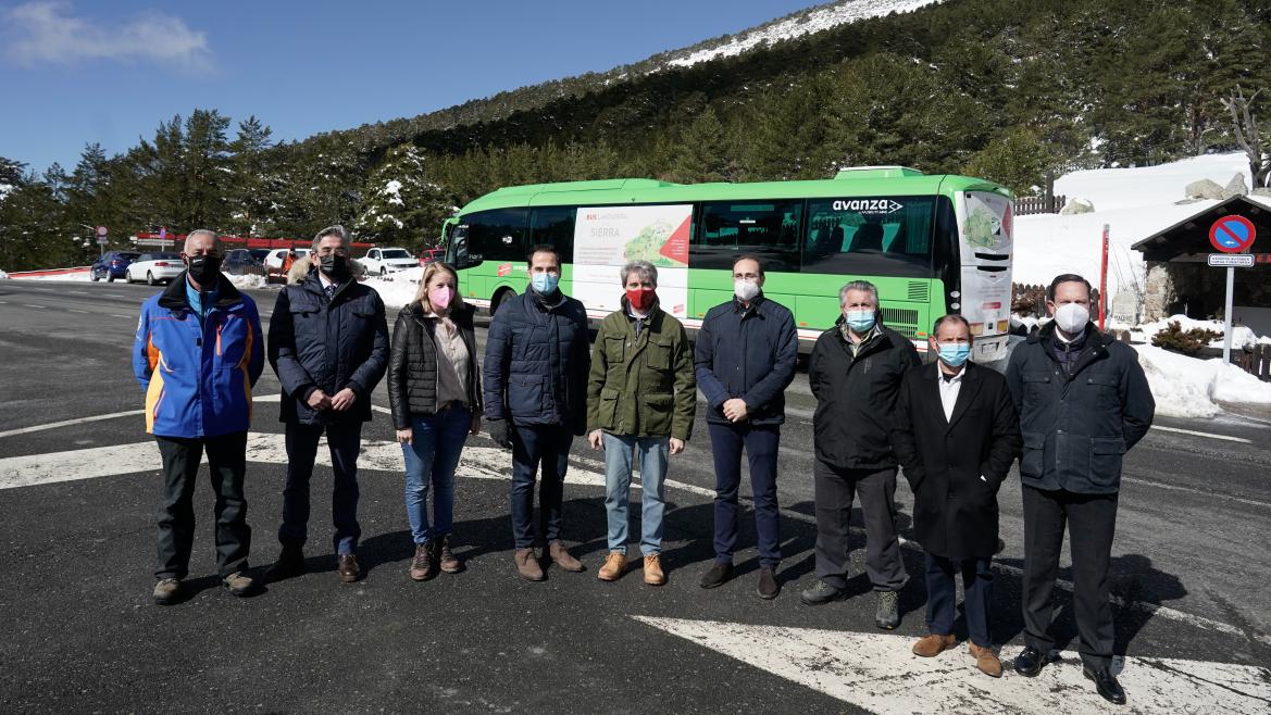 Ignacio Aguado y Ángel Garrido presentan un autobús lanzadera a Cotos y Valdesquí