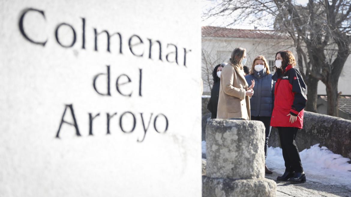 Isabel Díaz Ayuso durante la visita