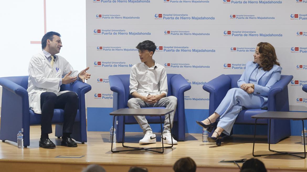 Matute participa en la presentación de un caso de éxito fruto de la colaboración entre los hospitales Puerta de Hierro y La Paz La consejera Fátima Matute en el Hospital Puerta de Hierro