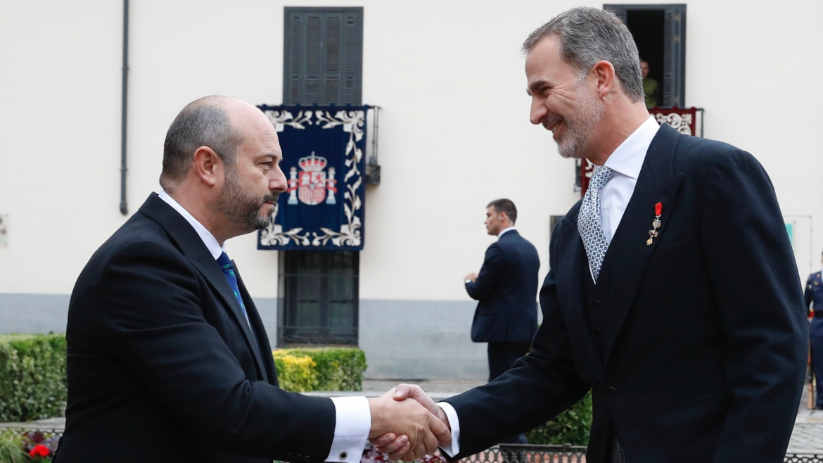 Rollán asiste a la entrega del Premio Cervantes Rollán asiste a la entrega del Premio Cervantes