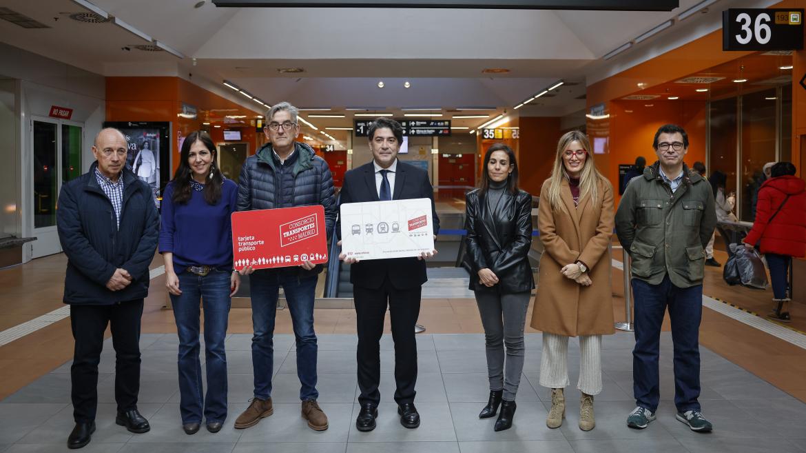 David Pérez hace balance de la venta de títulos de transporte en el intercambiador de Plaza de Castilla
