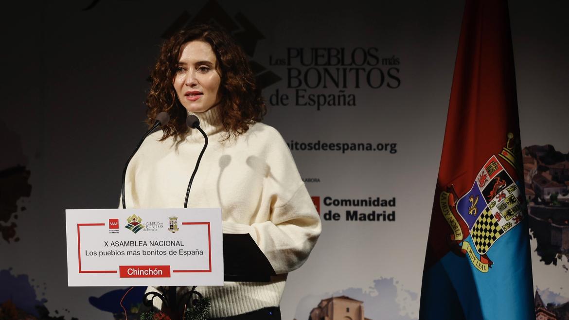 La presidenta interviniendo en el escenario
