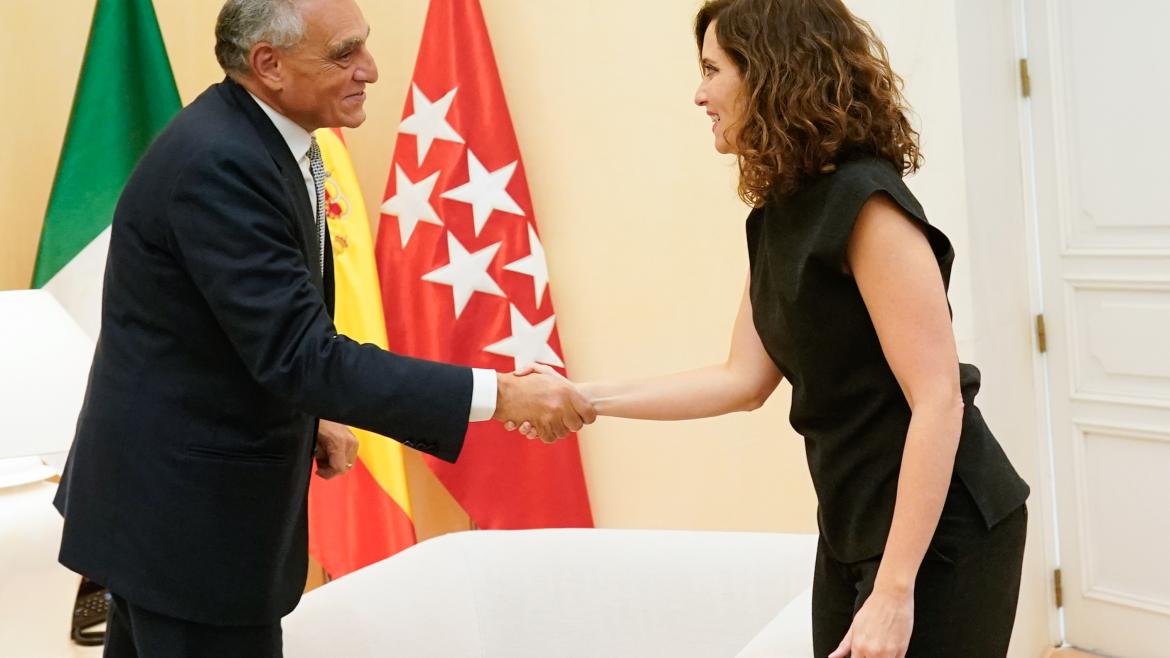 Imagen del artículo Díaz Ayuso se reúne con el embajador de Italia en España para reforzar la colaboración en materia económica y cultural con el país mediterráneo