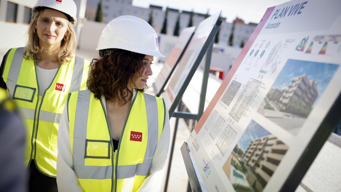 La presidenta recorriendo las obras