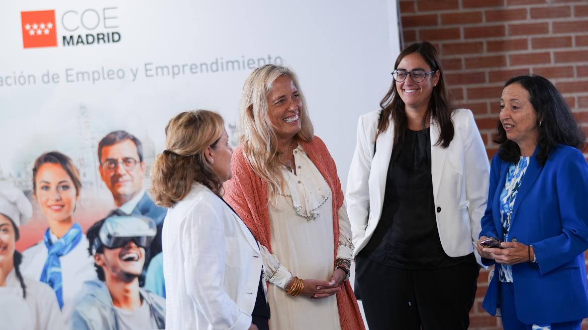 Albert visita el nuevo Centro de Orientación, Emprendimiento, Acompañamiento e Innovación para el Empleo en Getafe La consejera Rocío Albert durante su visita al nuevo Centro de Orientación, Emprendimiento, Acompañamiento e Innovación para el Empleo en Getafe