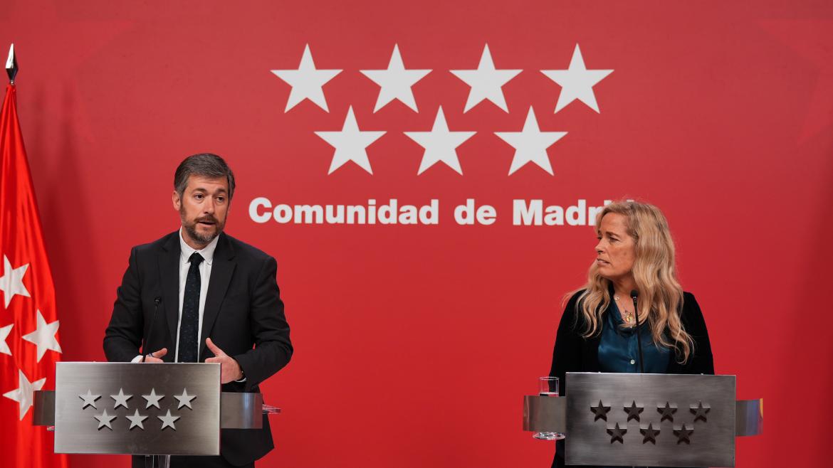 Los consejeros Miguel Ángel García Martín y Rocío Albert atienden a los medios de comunicación