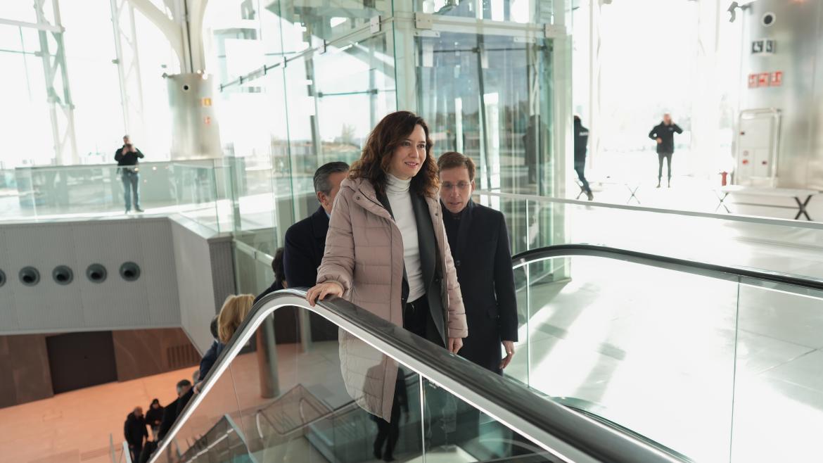 La presidenta Isabel Díaz Ayuso durante la inauguración del intercambiador de Valdebebas