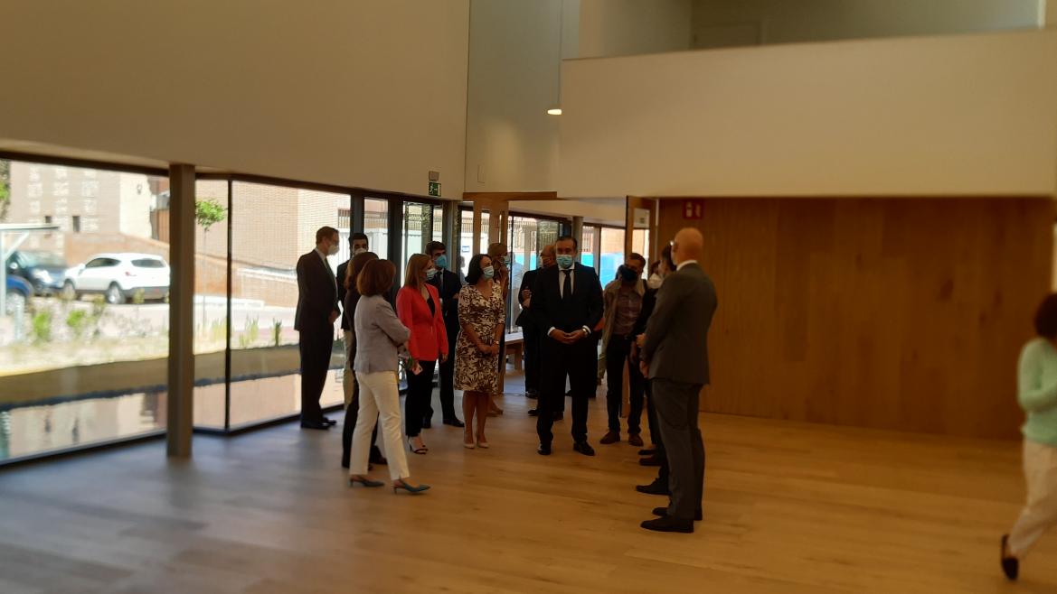 Enrique López durante su visita a una nueva infraestructura judicial en Alcalá de Henares