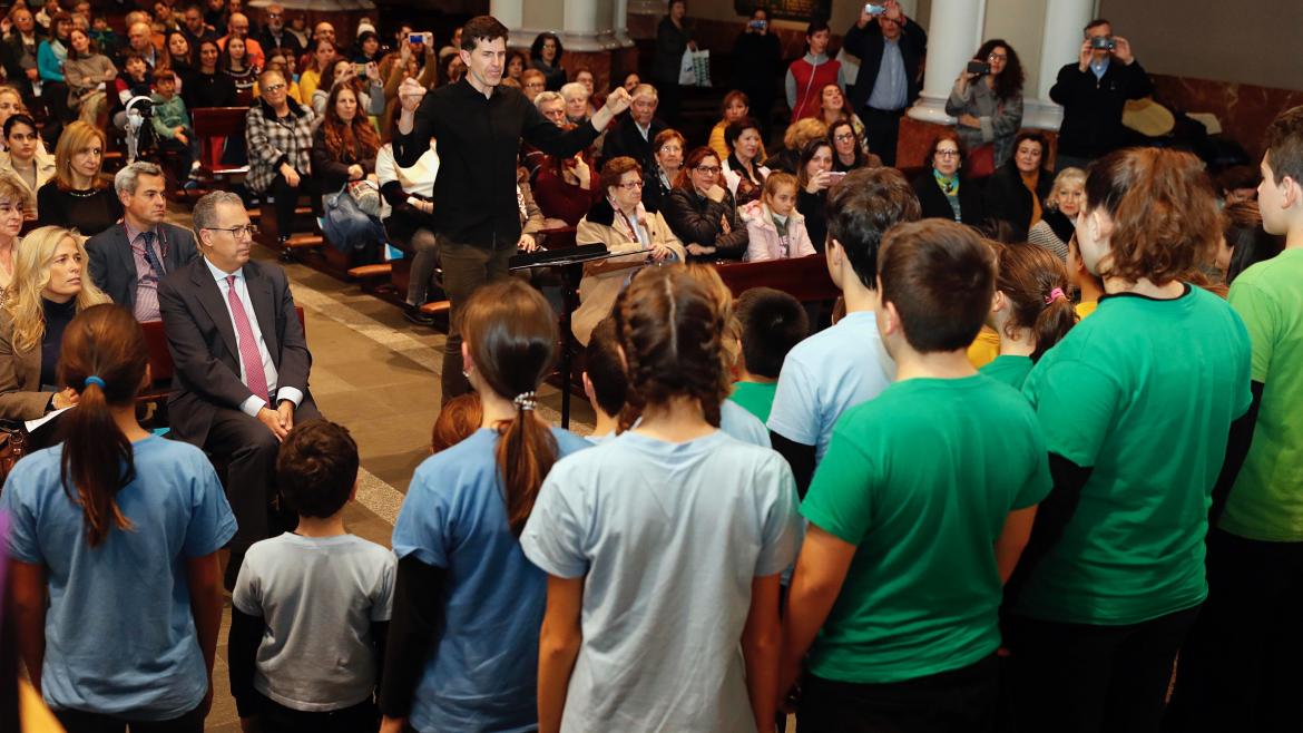 Enrique Ossorio durante el Concierto de Navidad de los  premiados en el XV Certamen de Coros Escolares 