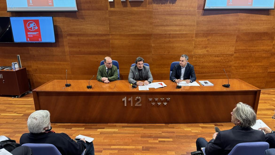 ASEM 112 presenta una guía de buenas prácticas El director general Pedro Antonio Ruiz presenta una guía de buenas prácticas