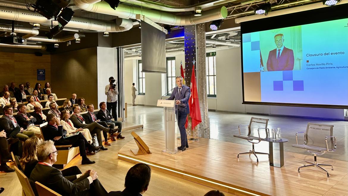 El consejero Carlos Novillo en un encuentro del Clúster de Agroalimentación de la Comunidad de Madrid