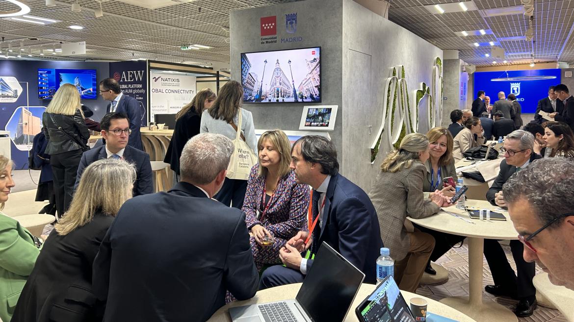 Una delegación de la Consejería de Medio Ambiente, Agricultura e Interior participa en MIPIM 2025