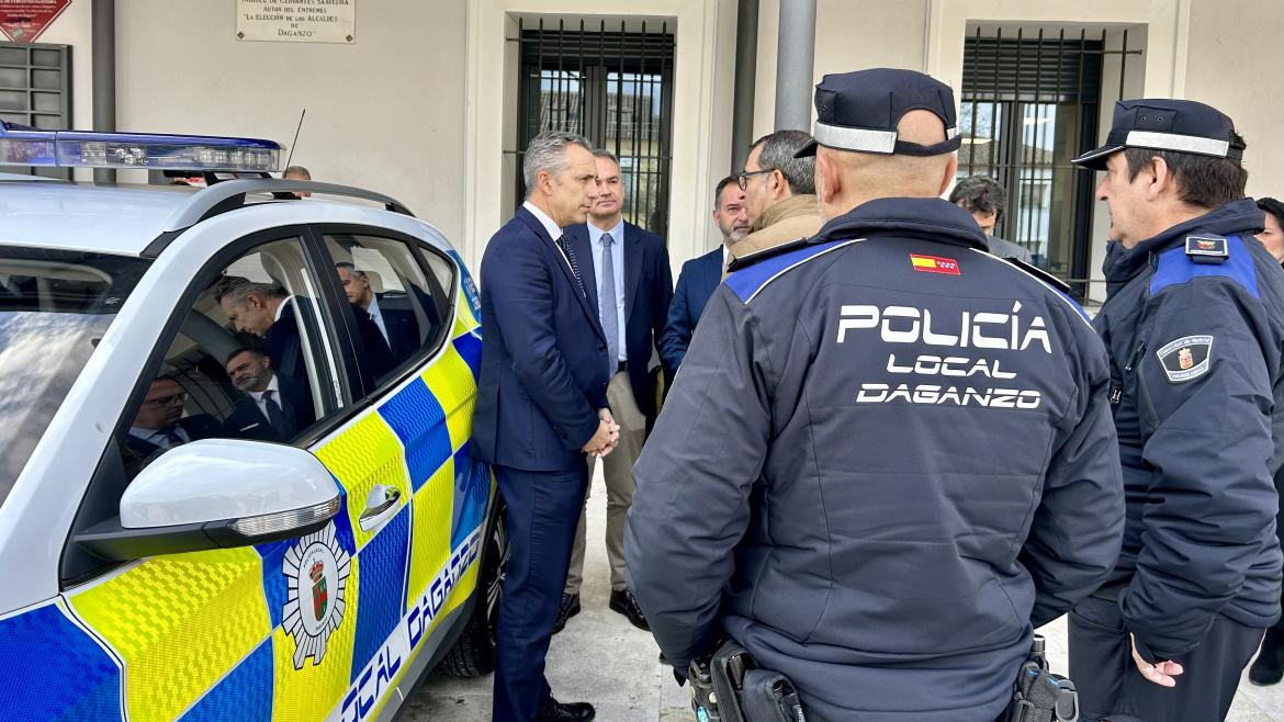 El consejero Carlos Novillo durante la presentación de la nueva Asociación de Policías Locales de Daganzo de Arriba, Ajalvir y Cobeña