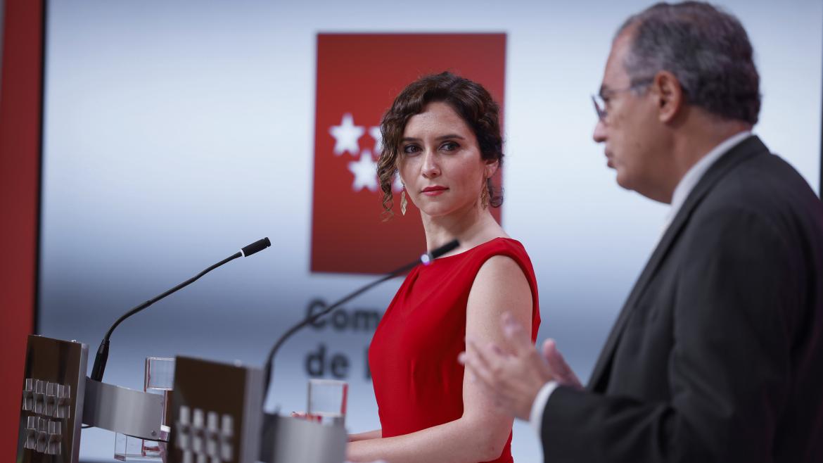 La presidenta en el atril de la intervención