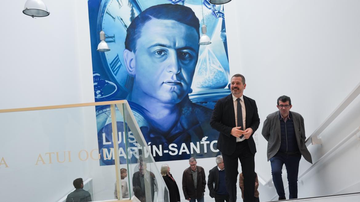 El consejero Mariano de Paco Serrano en el homenaje al escritor Luis Martín-Santos en el centenario de su nacimiento