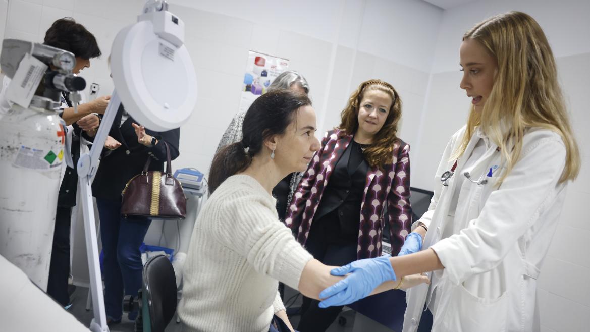 Imagen del artículo La Comunidad de Madrid forma a más de 1.000 sanitarios en 174 centros de salud para aumentar su oferta en la región