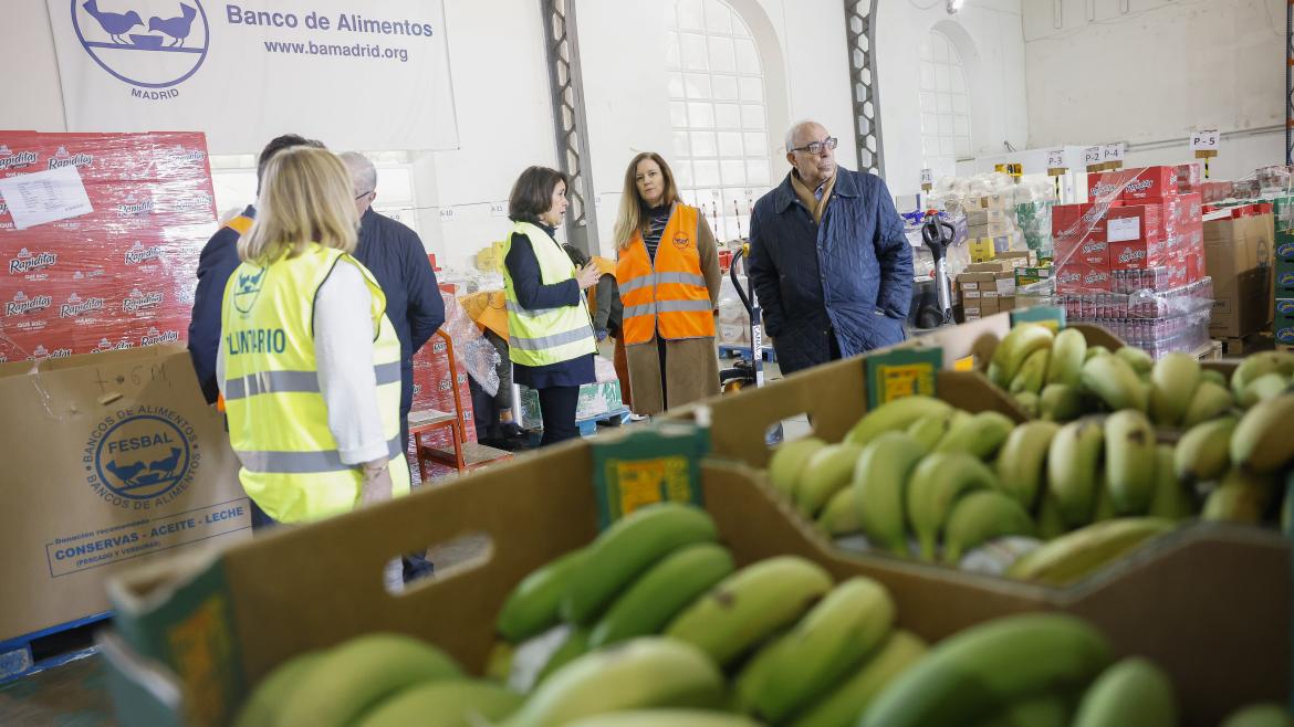 Imagen del artículo La Comunidad de Madrid aprobará 7 millones en ayudas para personas que no accedan a la alimentación básica con las tarjetas monedero del Gobierno central