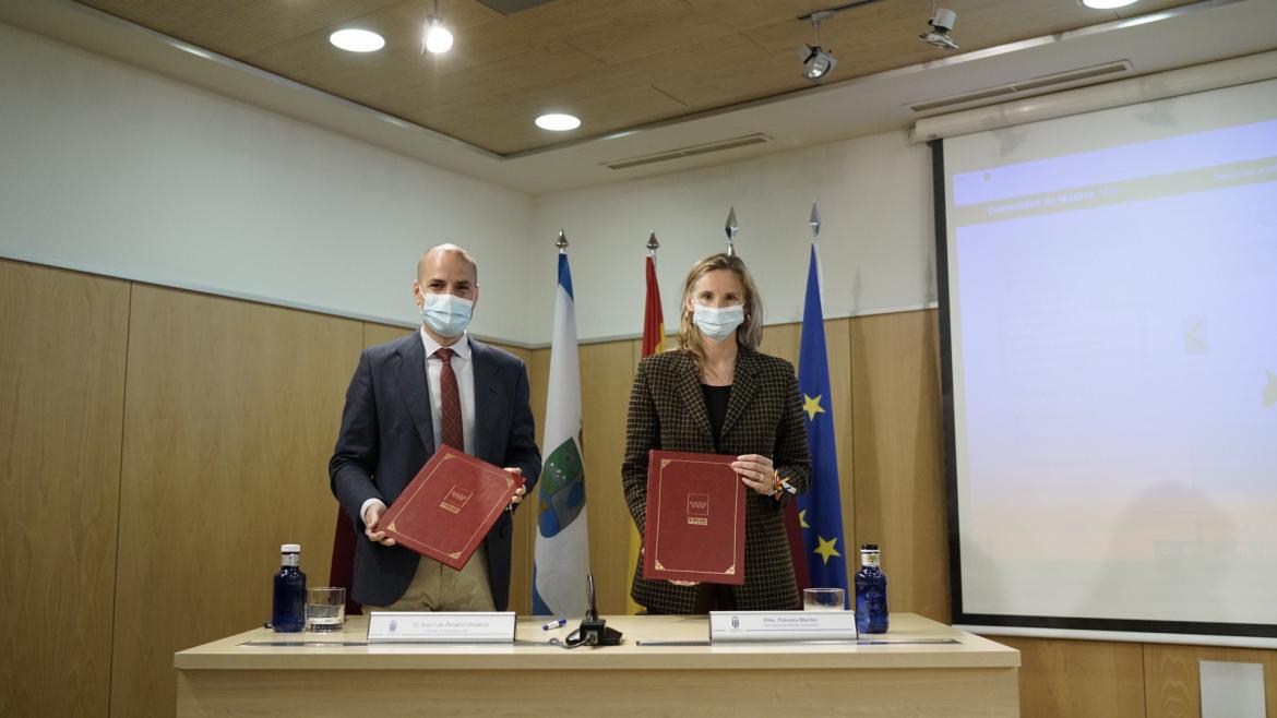 Paloma Martín ha suscrito un acuerdo de adhesión con el alcalde de Majadahonda