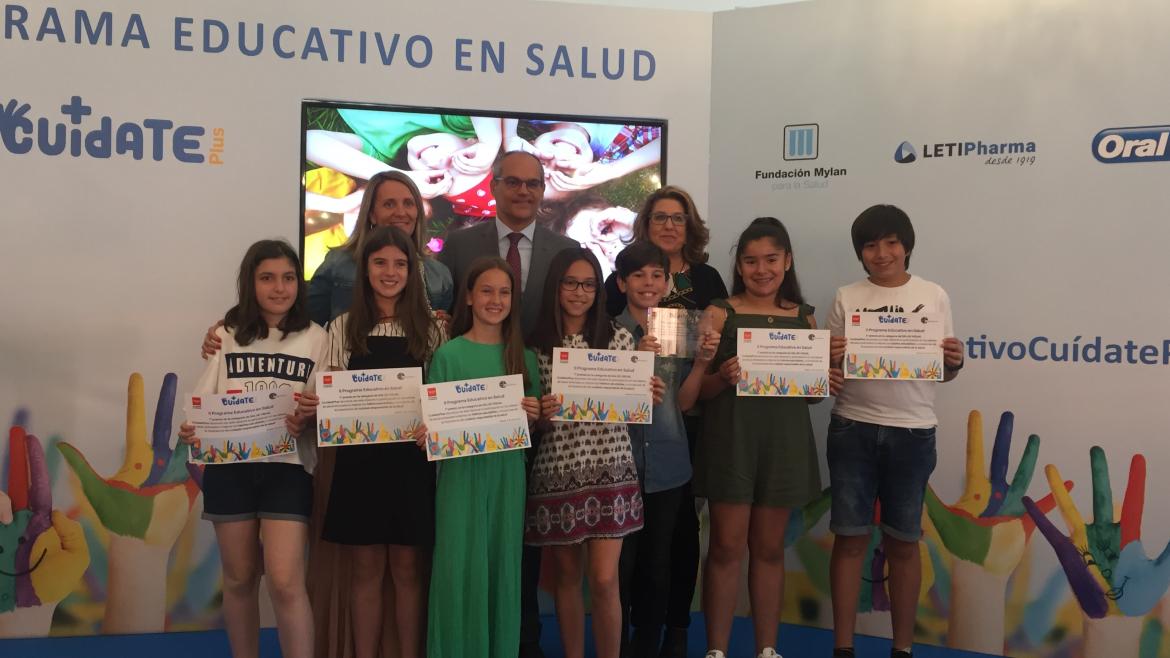 Rafael van Grieken entrega los galardones del programa educativo CuídatePlus