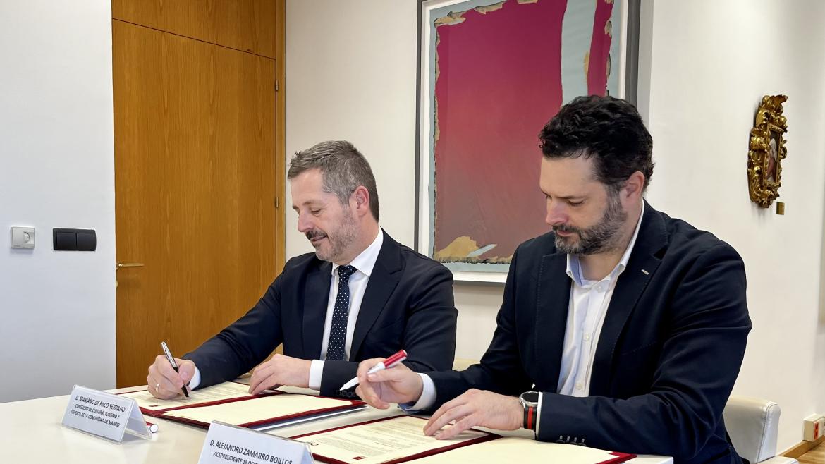 De Paco Serrano rubrica un acuerdo con la Asociación de Empresarios de Ocio y Espectáculos Noche Madrid El consejero Mariano de Paco Serrano durante la firma de un acuerdo con la Asociación de Empresarios de Ocio y Espectáculos Noche Madrid