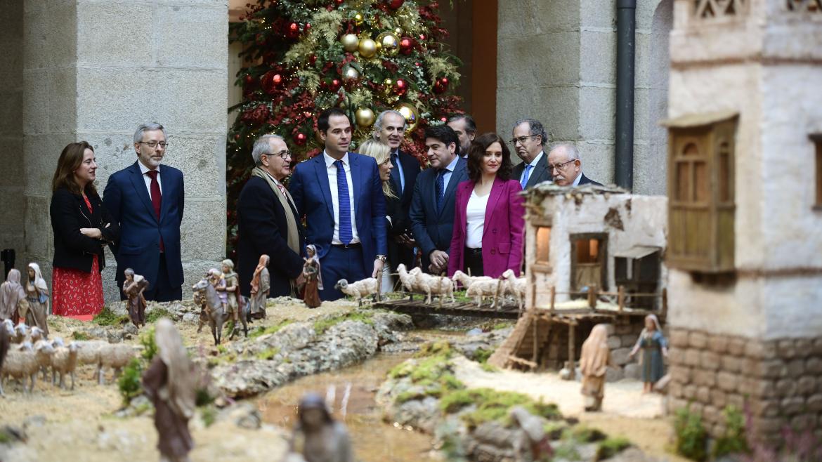Isabel Díaz Ayuso inaugurando la Navidad en Sol