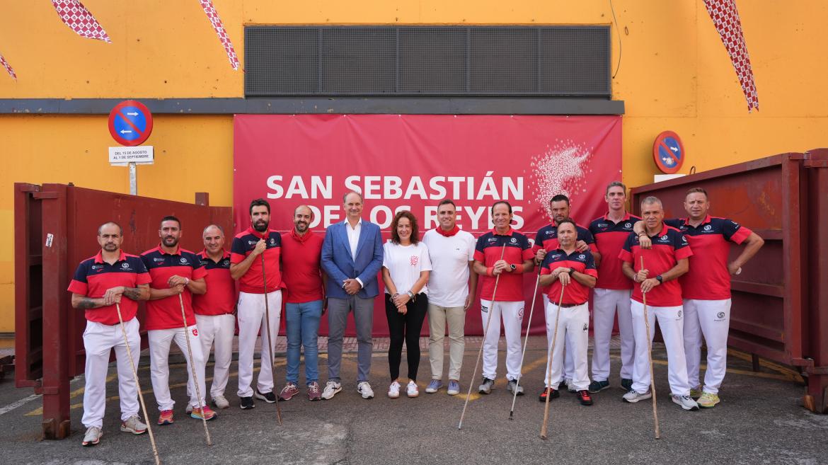Miguel López-Valverde en San Sebastián de los Reyes supervisa el dispositivo digital de seguridad en sus fiestas